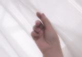 この手で……